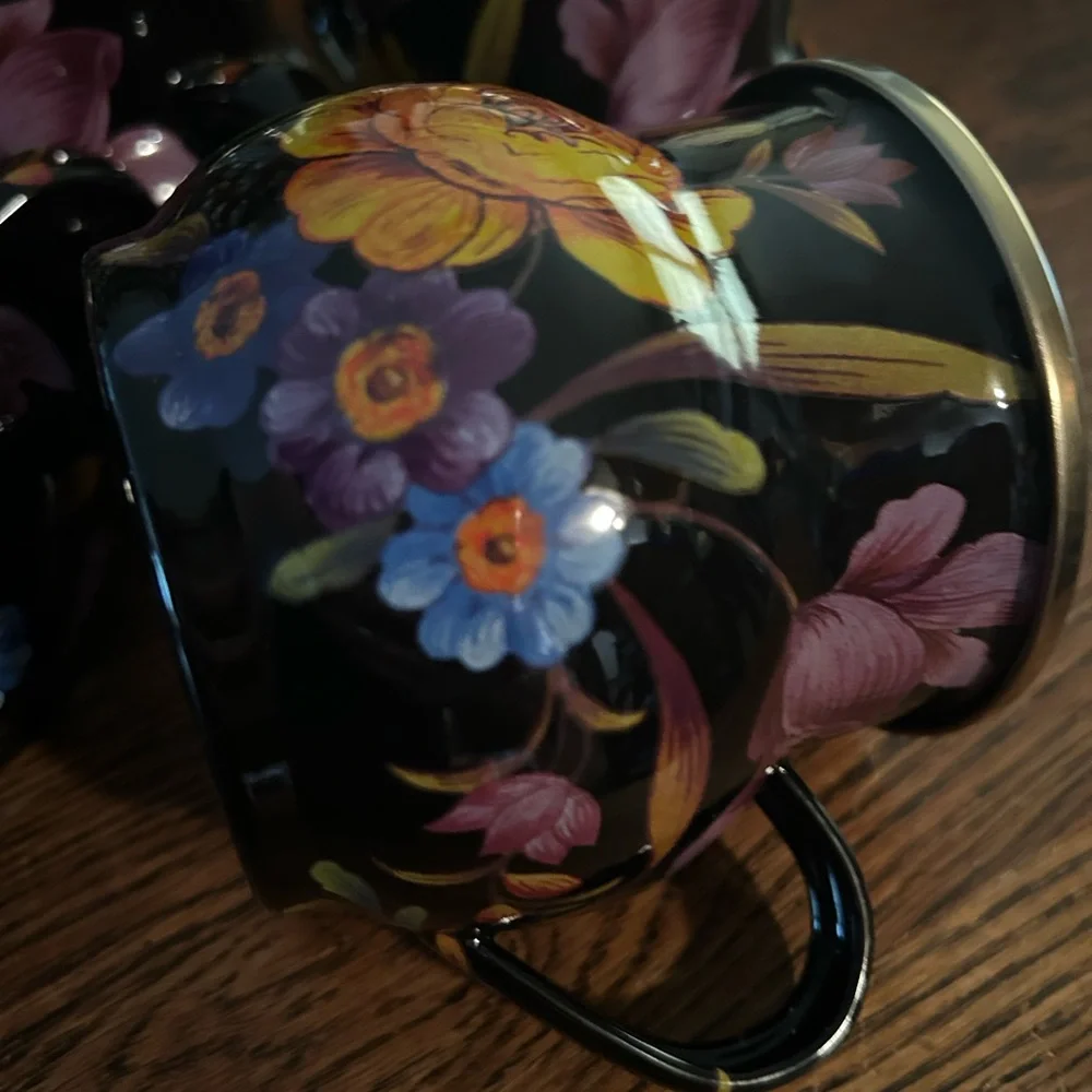 MacKenzie-Childs Black Flower Market Mugs set of 4. - Picture 4 of 7